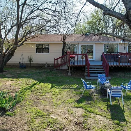 Waterfront Granbury Home Easy Lake Access!